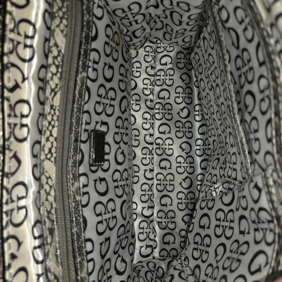 Guess Handbag - Picture 2 of 4